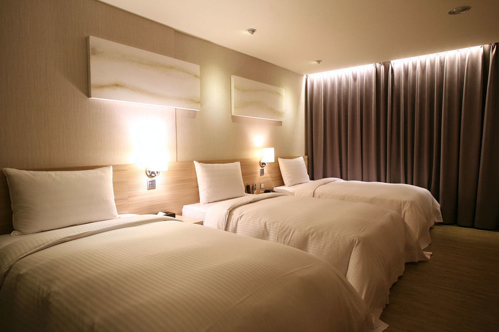 טאיצ'ונג Smile 73 Hotel מראה חיצוני תמונה