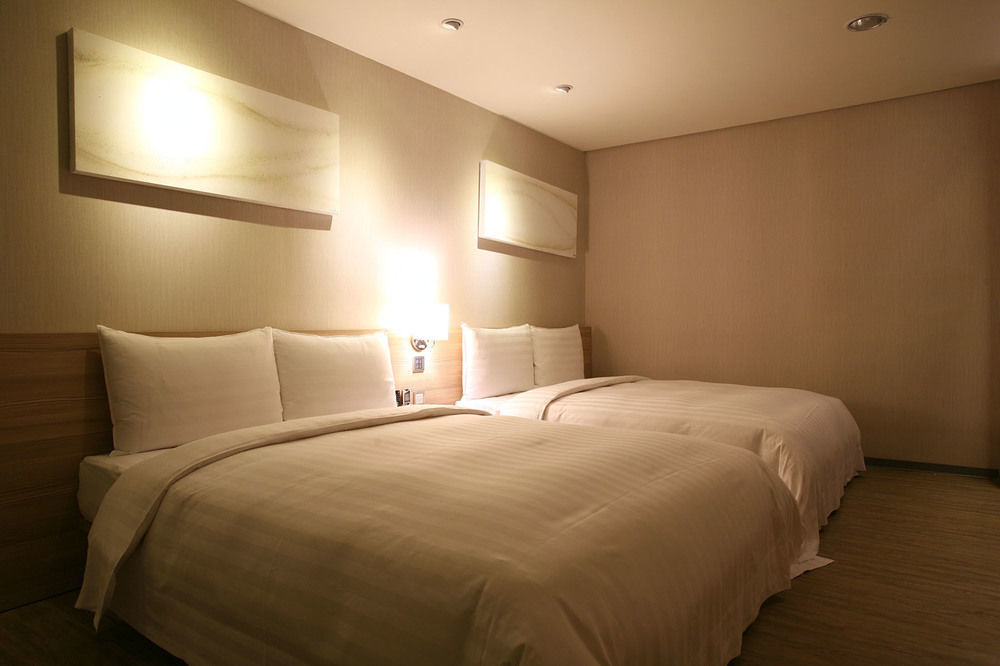 טאיצ'ונג Smile 73 Hotel מראה חיצוני תמונה