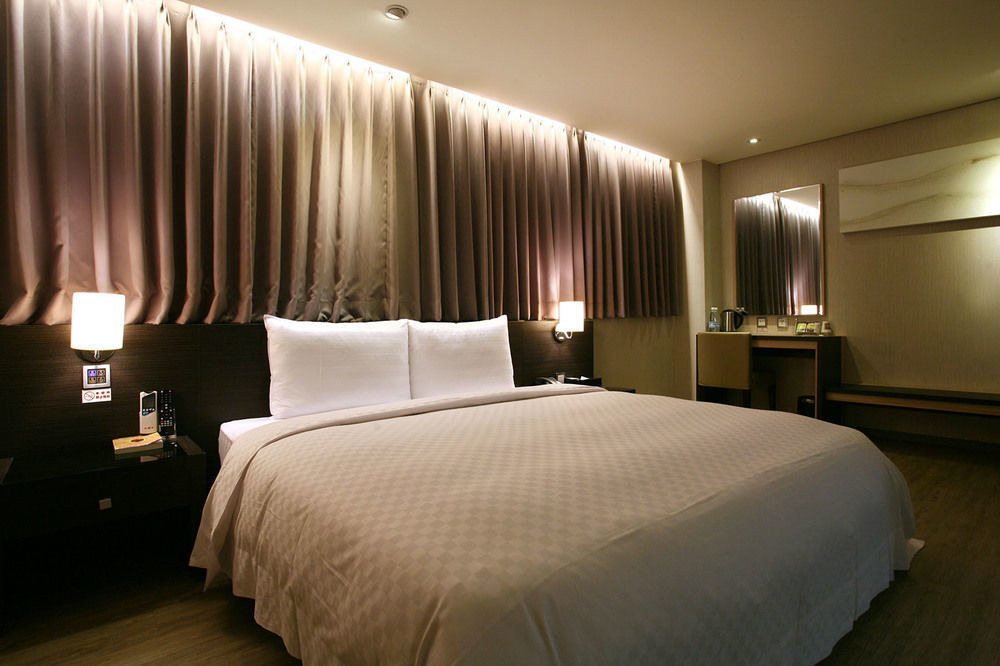 טאיצ'ונג Smile 73 Hotel מראה חיצוני תמונה