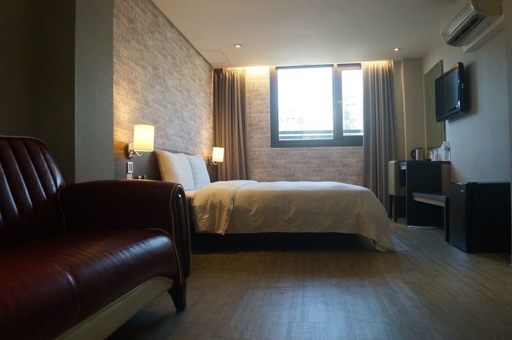 טאיצ'ונג Smile 73 Hotel מראה חיצוני תמונה